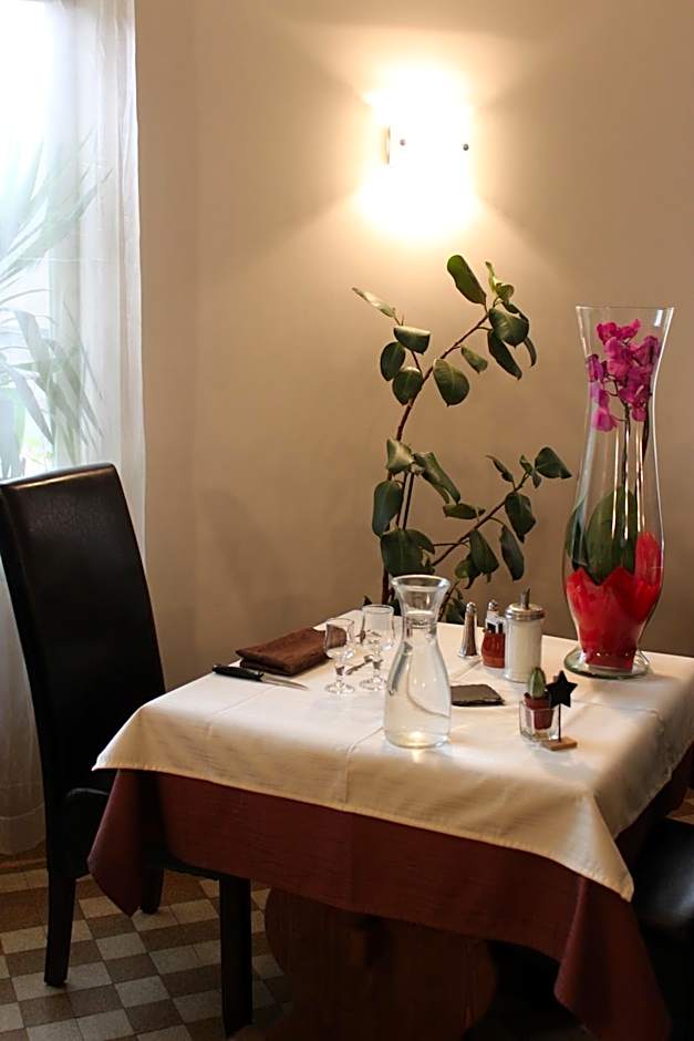 Logis Hôtel Restaurant de la Dore