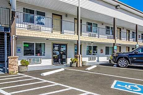 GuestHouse Inn & Suites Montesano