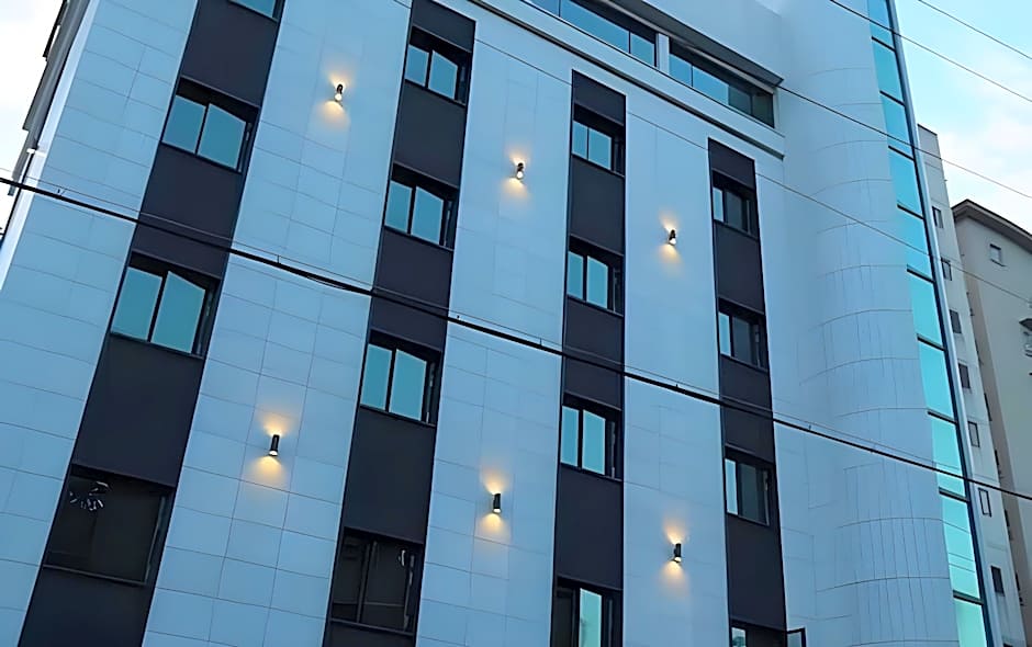 Changwon Brown dot Hotel Palyong