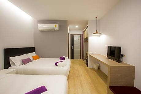 Triple Room with Pool View