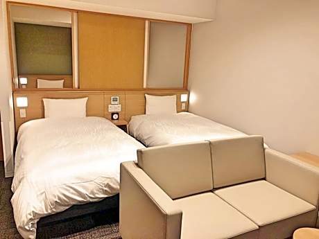 Moderate Quadruple Room -Non-Smoking