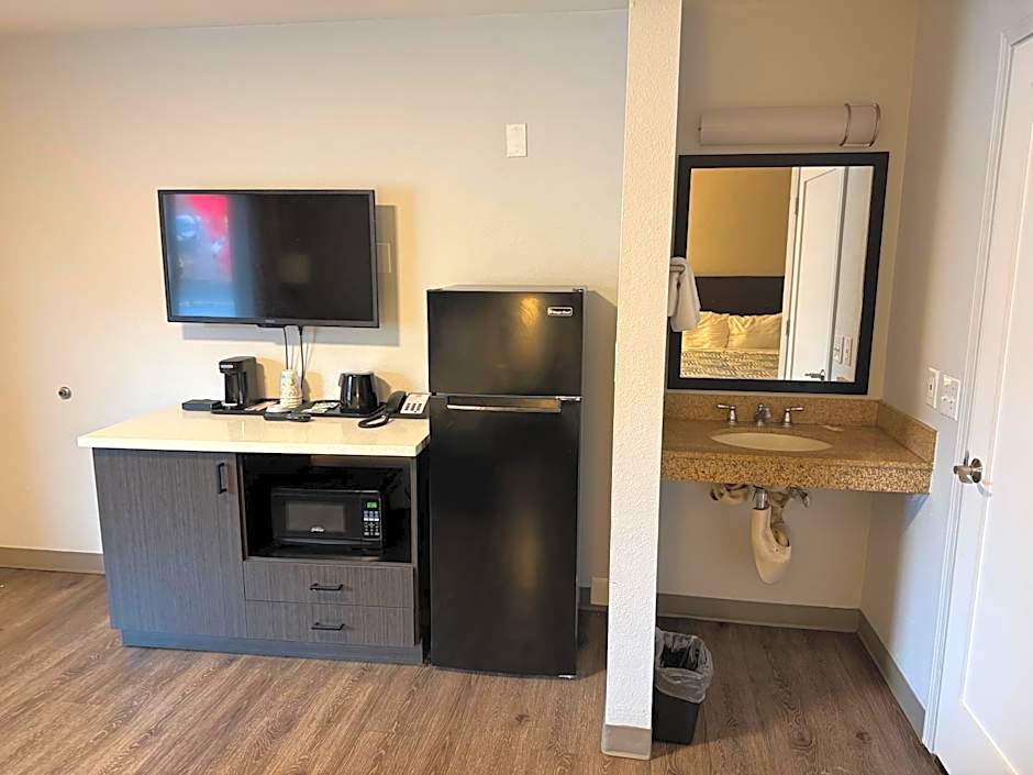 Studio 6 Suites Vancouver WA Waterfront