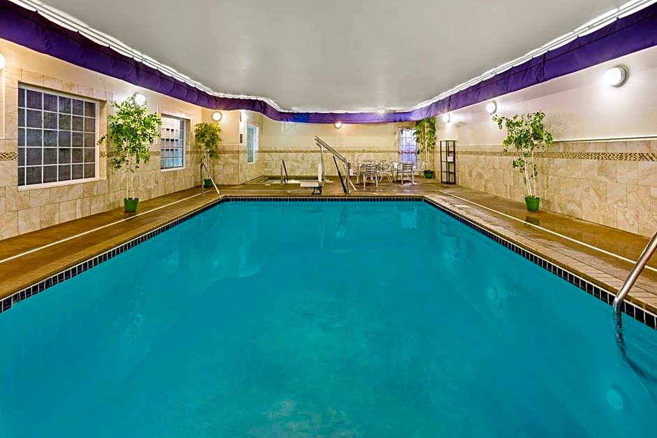 La Quinta Inn & Suites by Wyndham Dickinson