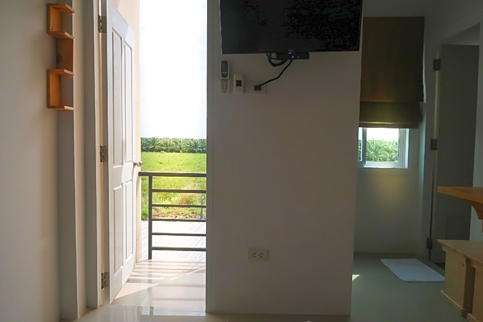 Baan URT Suratthani Airport Hotel