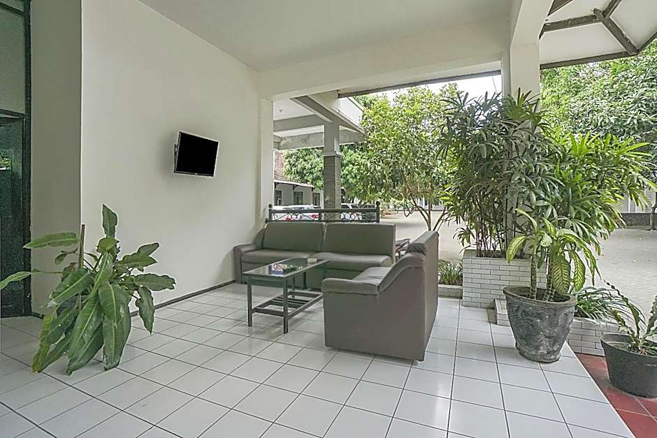 OYO Life 90589 Palem Garden Hotel