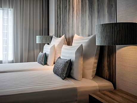 Deluxe Executive Twin Room with Sea View