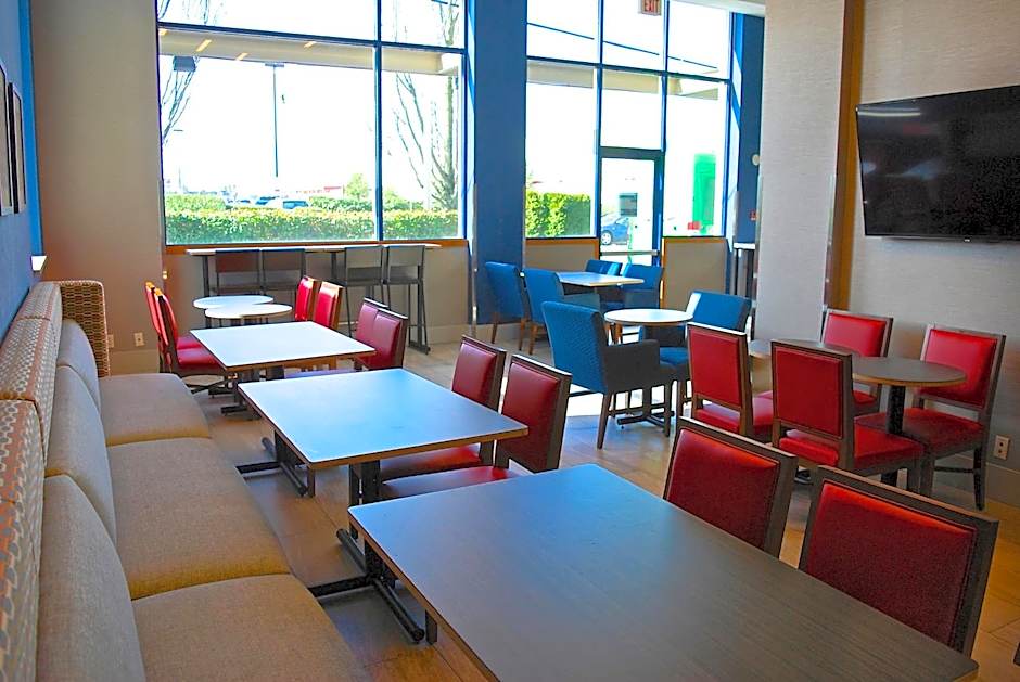 Holiday Inn Express Vancouver Airport-Richmond By IHG