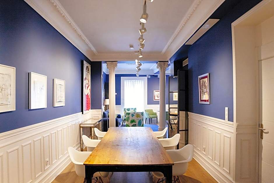 Petit Palace Lealtad Plaza