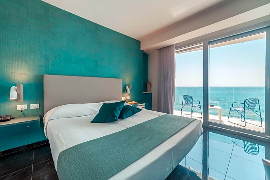 Nautilus Hotel
