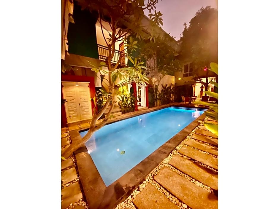 The Green Zhurga Suites