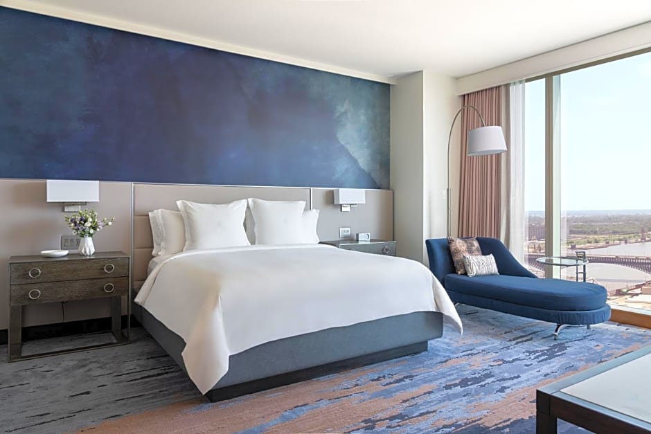 Four Seasons St. Louis