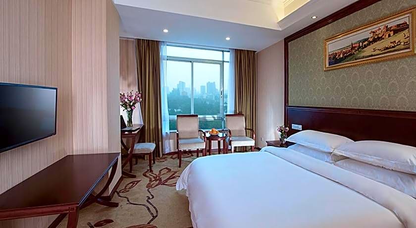 Vienna Hotel Guangzhou Shaheding Metro Station