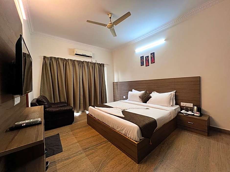 Hotel Elite by Agira