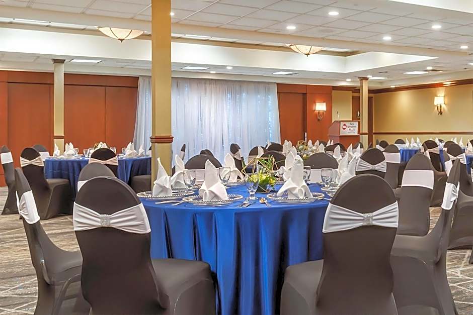 Best Western Plus Port O'Call Hotel