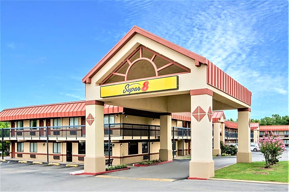 Super 8 by Wyndham Tulsa