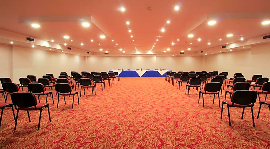 Hotel Windsor House Inn By GEH Suites