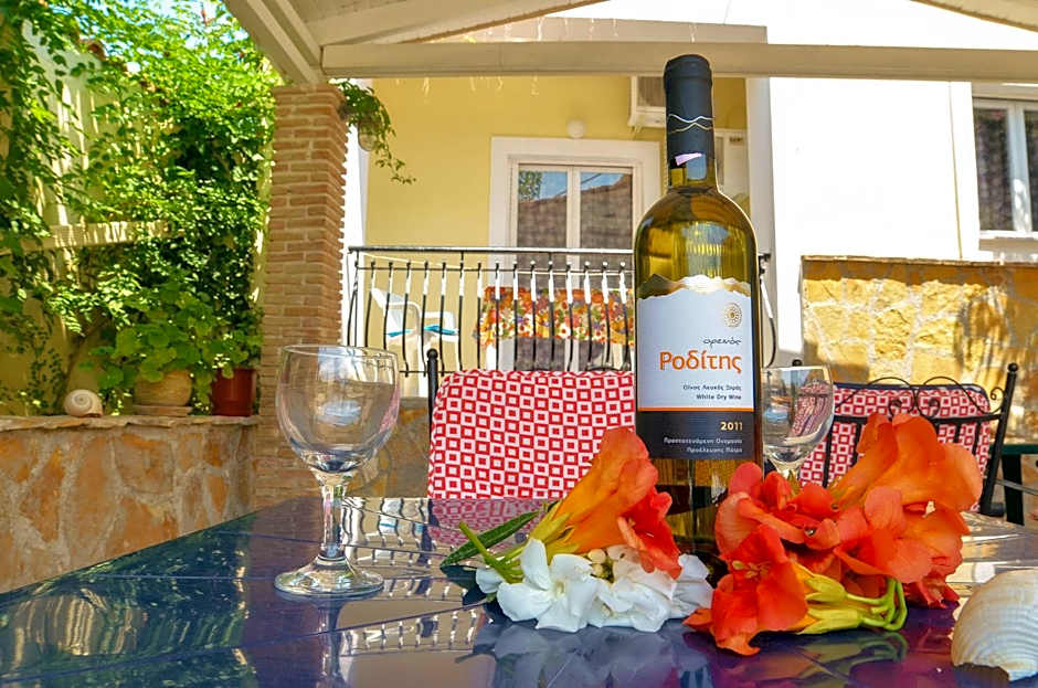 Ni-Mar Studios & Apartments