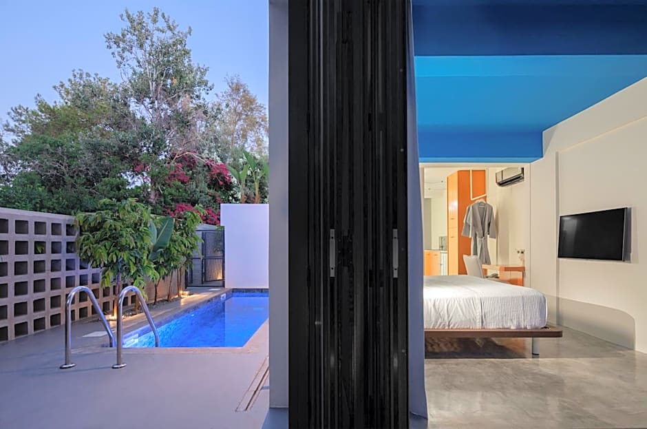 Adrop Pool Suites