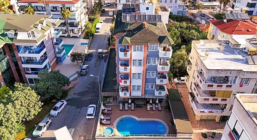 Cleopatra King Apart