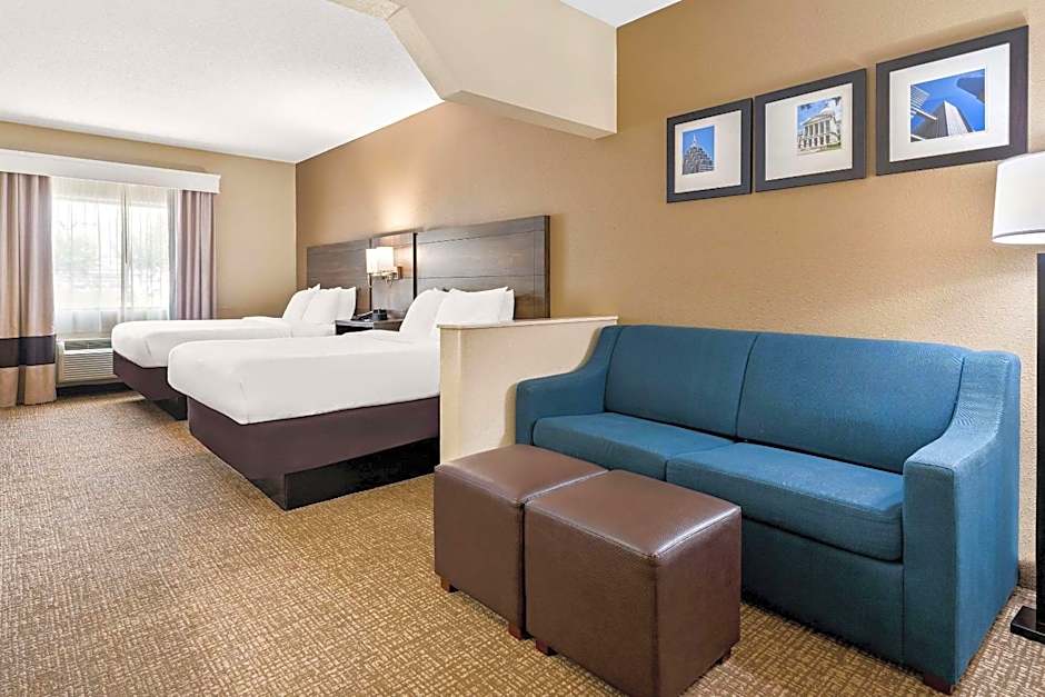 Comfort Suites near Robins Air Force Base