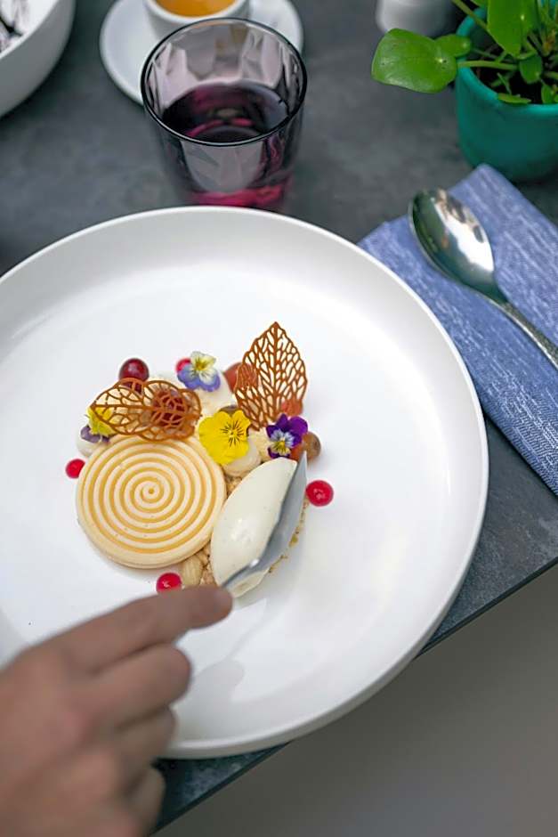 Renaissance by Marriott Paris Republique Hotel