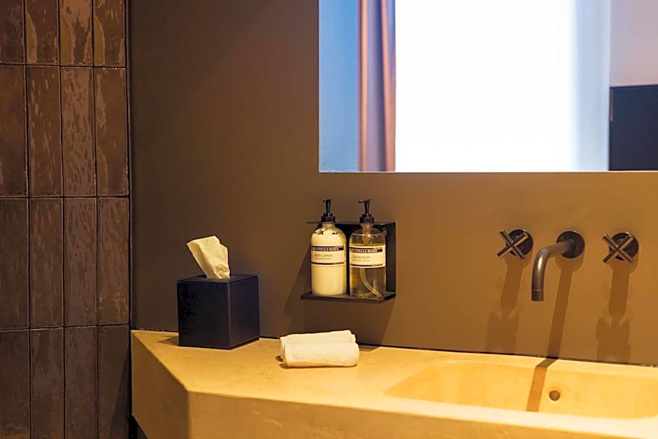 U Eat & Sleep Antwerp