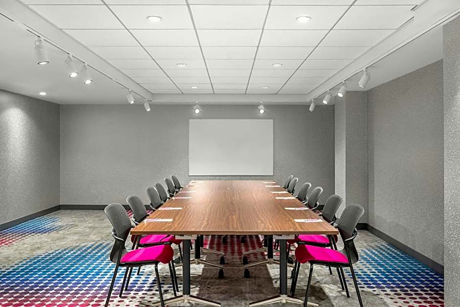 Aloft by Marriott Chicago Schaumburg