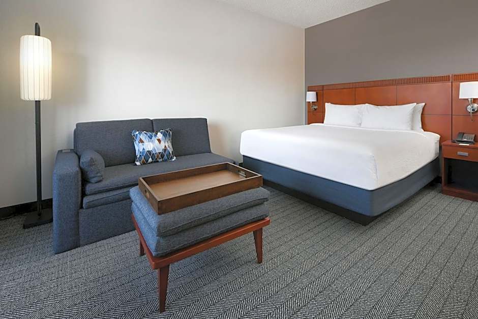 Courtyard by Marriott Dallas Las Colinas