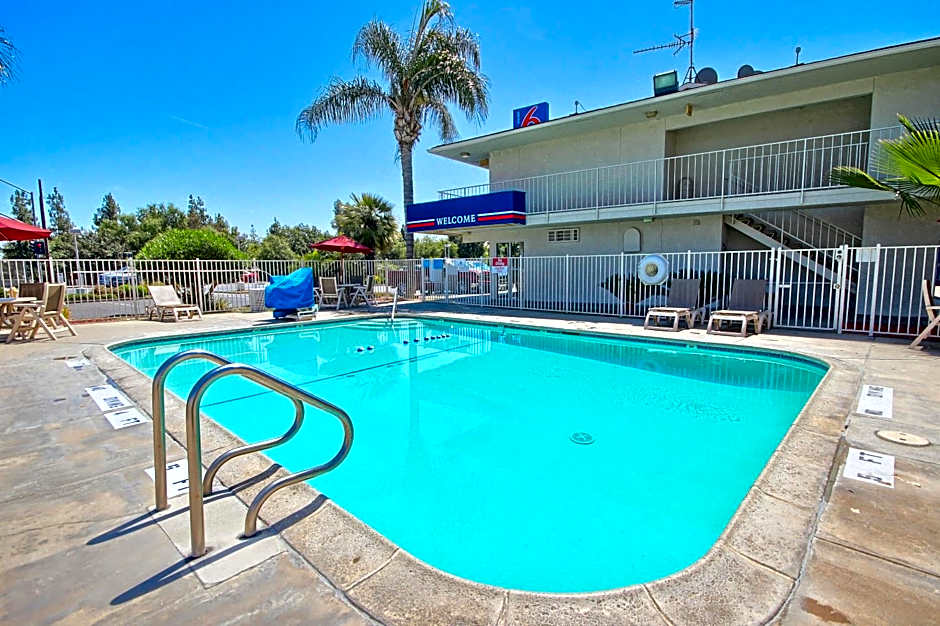 Motel 6-Tulare, CA