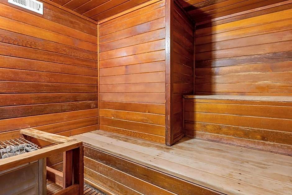 Lloyd Hotel Astoria Bayfront, an Ascend Collection Hotel