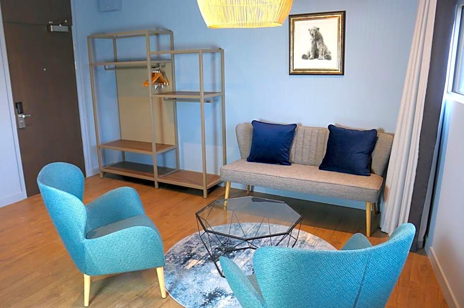 Hex Wildlife Hotel at Yorkshire Wildlife Park