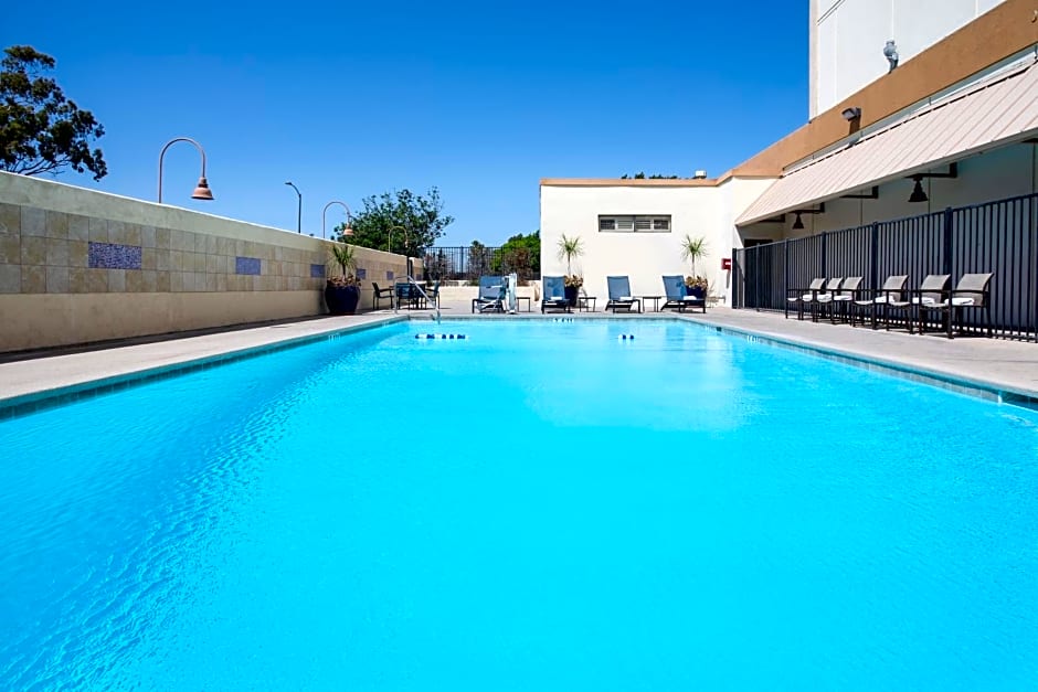 Holiday Inn Los Angeles - LAX Airport, an IHG Hotel