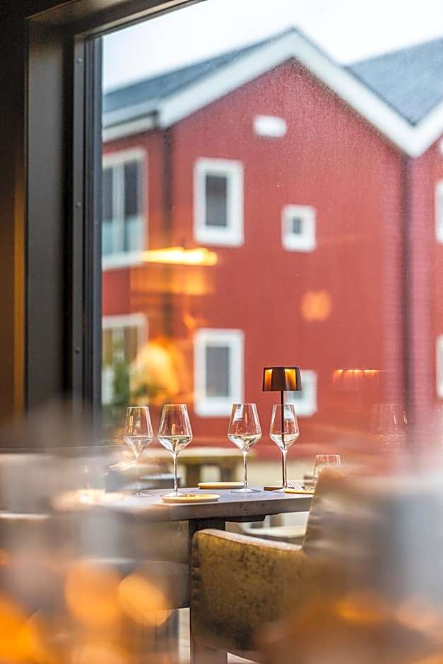 Henningsvær Bryggehotell - by Classic Norway Hotels