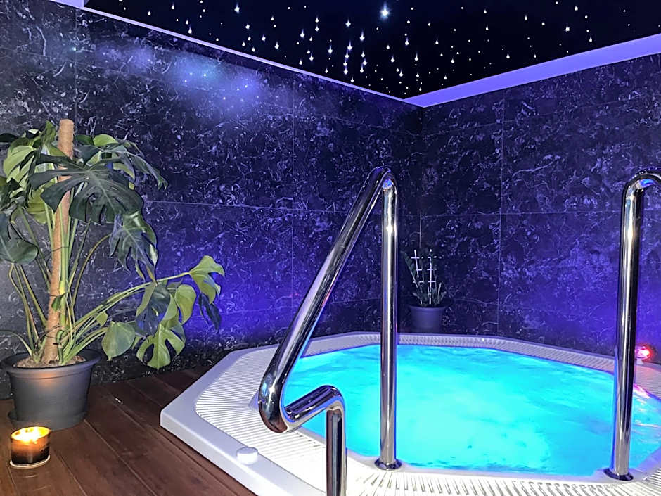 Foto 1 di 50 di Axel Boutique Jacuzzi & Sauna