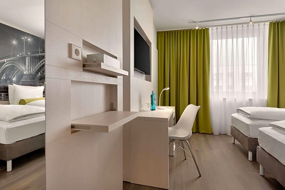 Super 8 by Wyndham Mainz Zollhafen