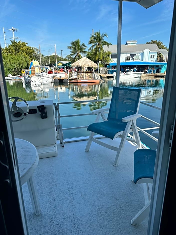 Aqua Lodges At Hurricane Hole Marina