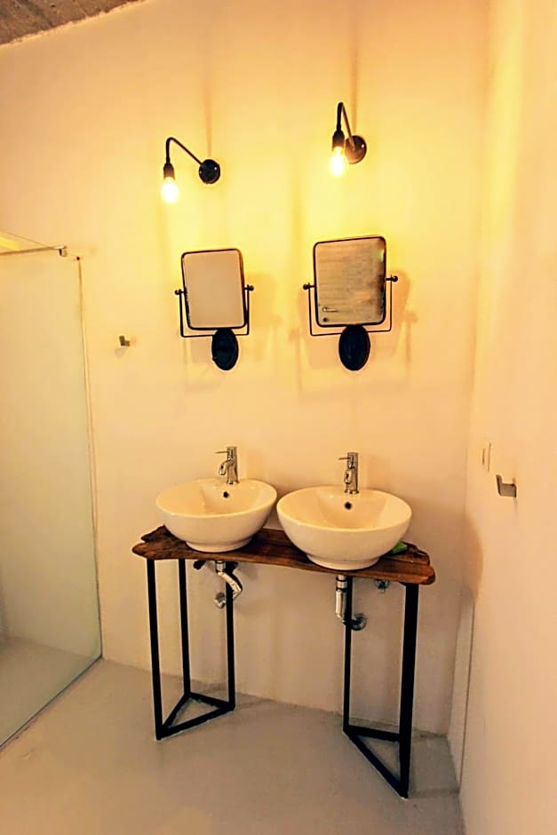 Mesanto Luxury Suites