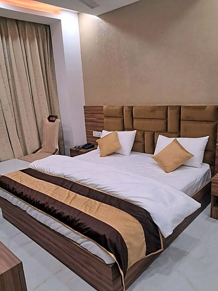 Hotel Navraj Palace