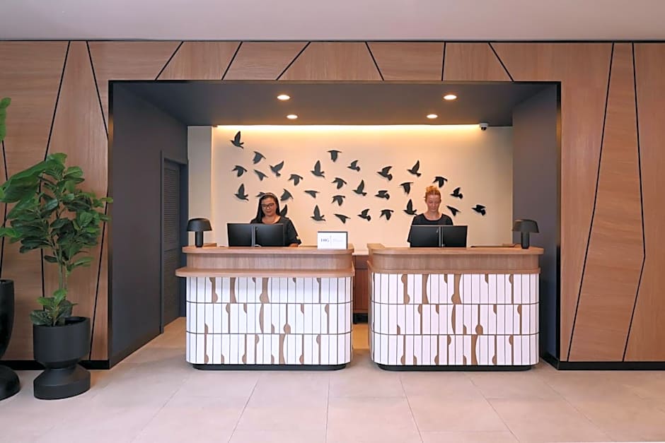 voco Surfside Aruba by IHG