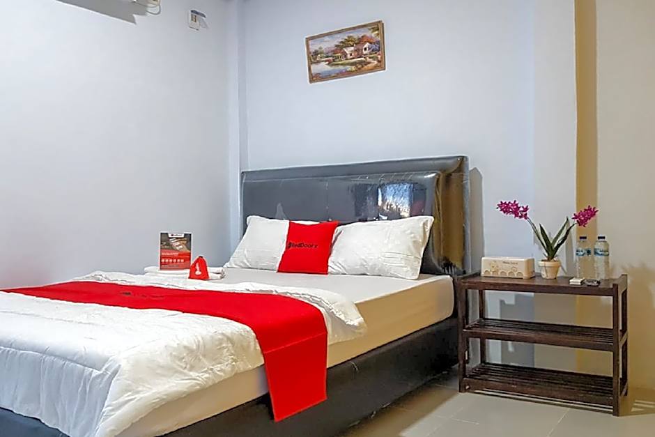 RedDoorz near RSUD Kota Luwuk