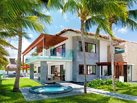 Azul Villa Esmeralda, by Karisma