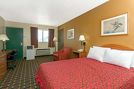 Queen Room - Disability Access/Non-Smoking