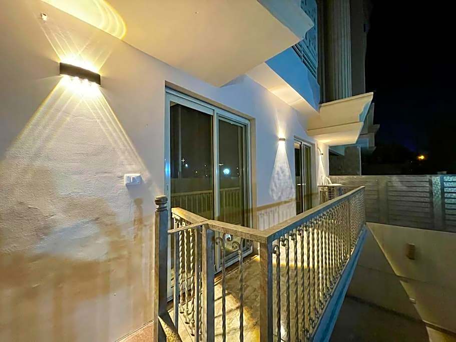 3BR luxury apt near AUC newCairo