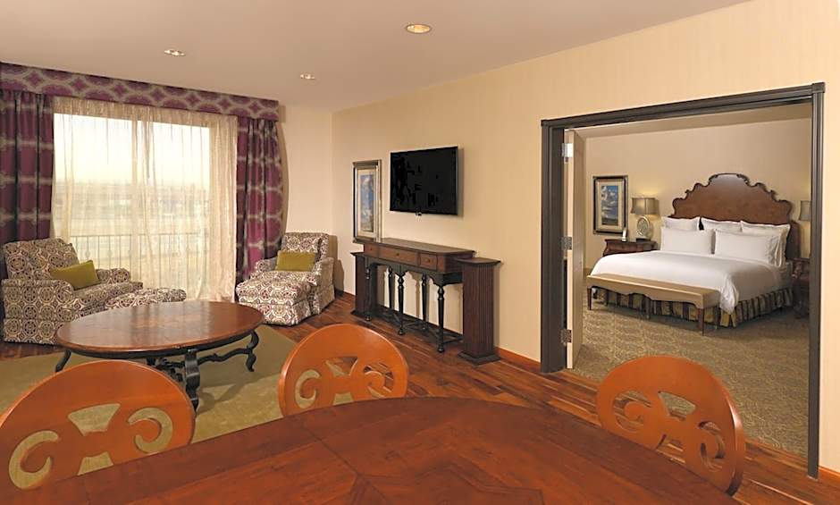 Woolley's Classic Suites