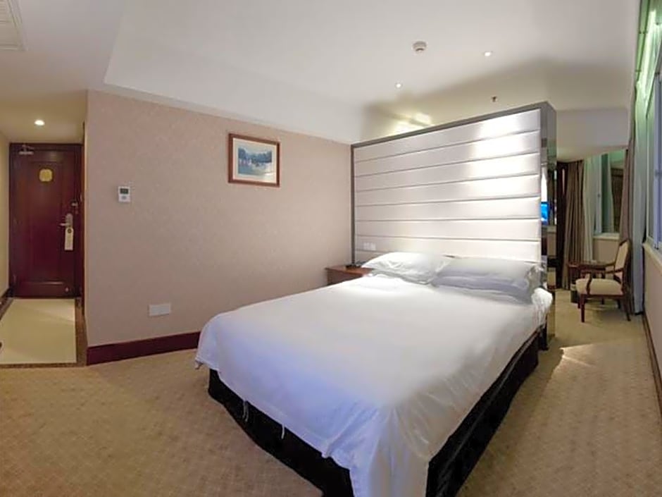 Golden Port Hotel
