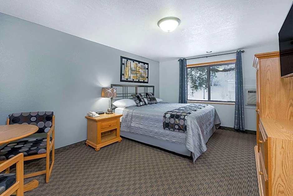 Super 8 by Wyndham Deadwood/Black Hills Area