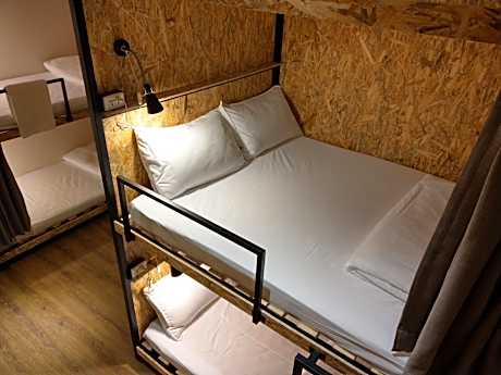 Double Bed in 16 Mixed Dormitory Room