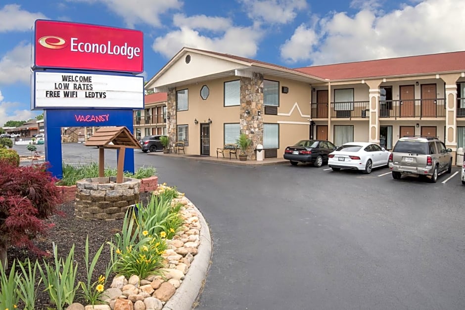 Econo Lodge Sevierville-Pigeon Forge on the River