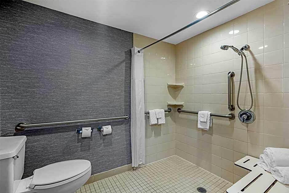 Best Western Plus Fresno Airport Hotel