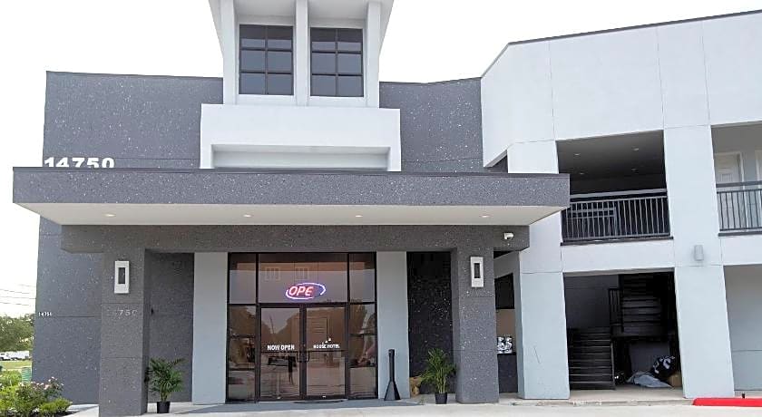 House Hotel